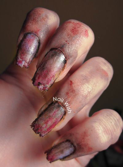 20-Halloween-Inspired-Zombie-Nail-Art-Ideas-2018 -The-Walking-Dead-Nails-14