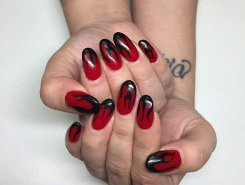 18-Black-Red-Halloween-Inspired-Nails-Art-Ideas-2018-18