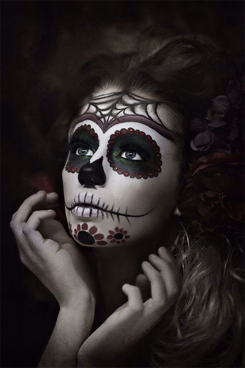 20-Skull-Skeleton-Halloween-Makeup-Ideas-Looks-2018-13