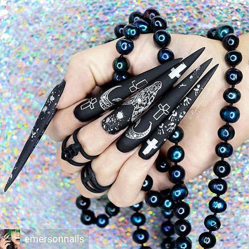 25-Horror-Scary-Halloween-Witch-Nails-Art-Designs-Ideas-2019-22