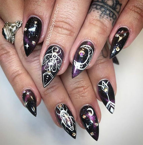 25-Horror-Scary-Halloween-Witch-Nails-Art-Designs-Ideas-2019-5
